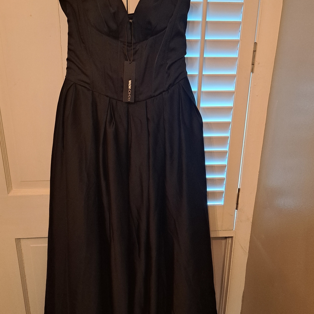 Fashion Nova Classic Black Strapless Gown - Picture 3 of 5